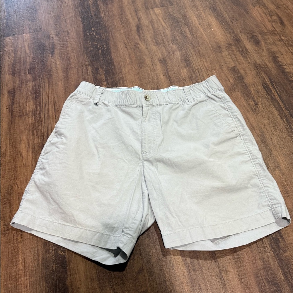 Columbia Men's Light Gray Flat Front Shorts
